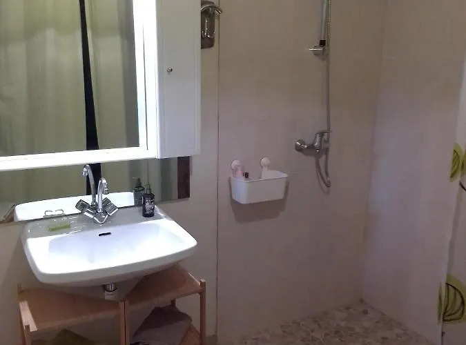 Lastalia לינה וארוחת בוקר *